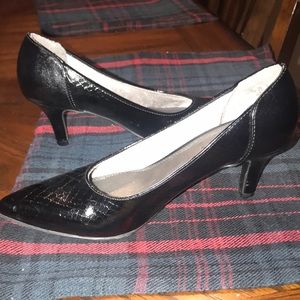 Women’s Life Stride heels 6.5M